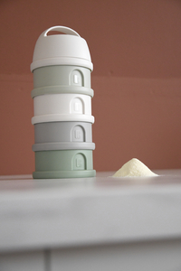 Béaba Doseur de lait en poudre 4 compartiments Cotton white/Sage green-Image 3