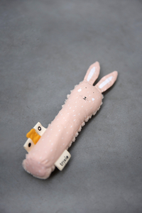 Trixie Rammelaar/squeaker Animals Mrs. Rabbit roze-Afbeelding 1